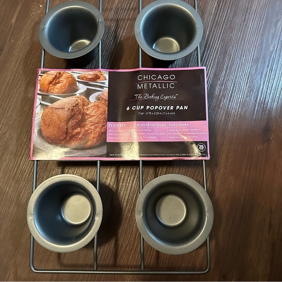 Chicago Metallic Professional 6-Cup Popover Pan - Picture 5 of 6